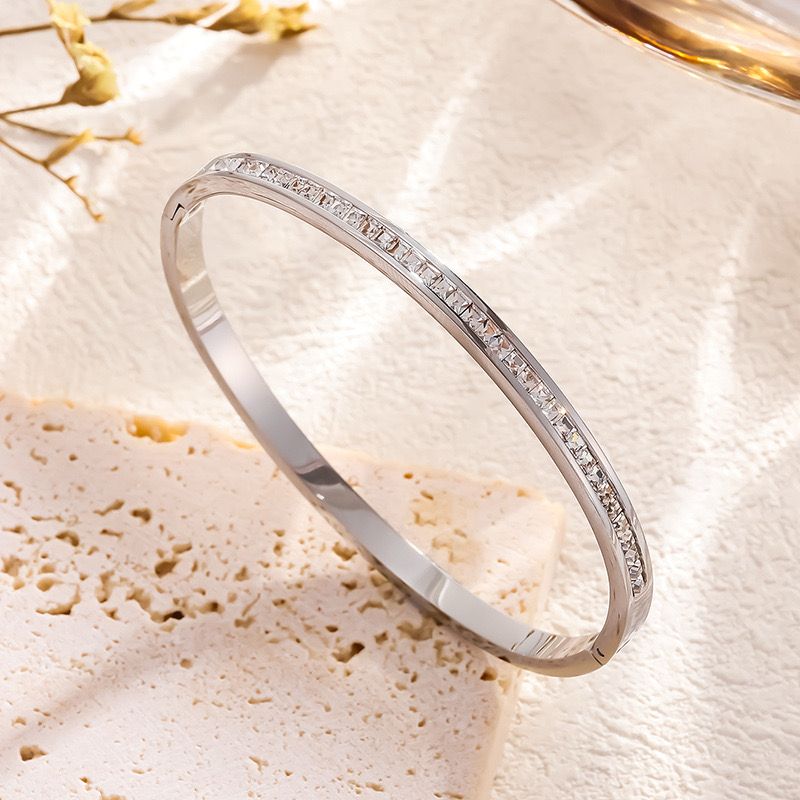 Diamond Sleek Bracelet (18K Gold Plated)