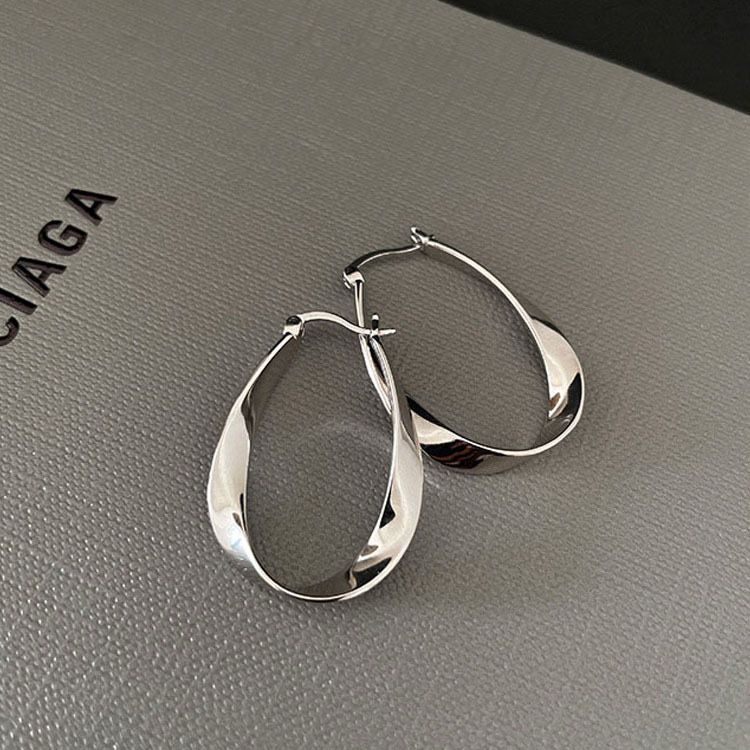 Spark Essential Earrings