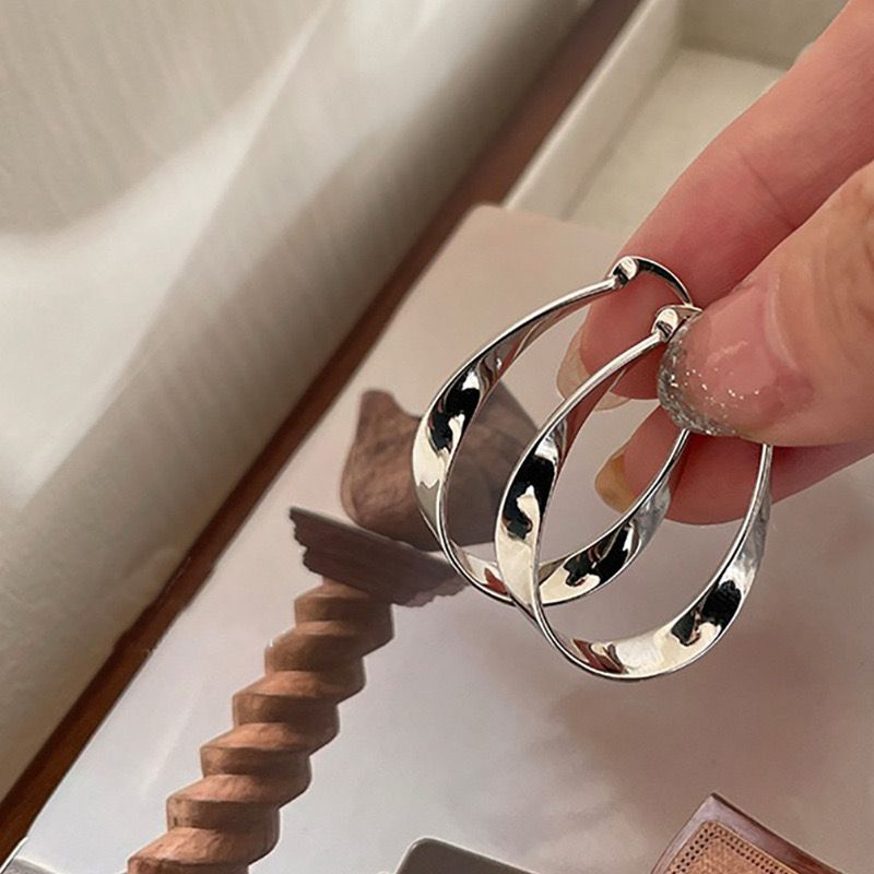 Spark Essential Earrings