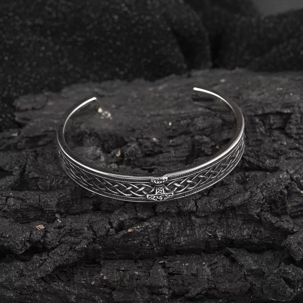 Men’s Classic Metal Cuff