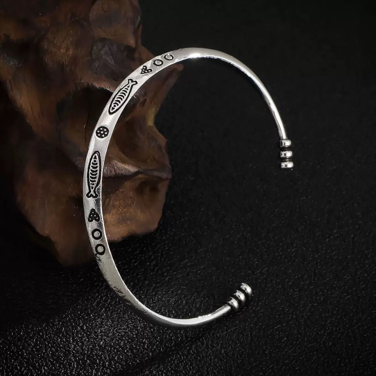 Men’s Classic Metal Cuff