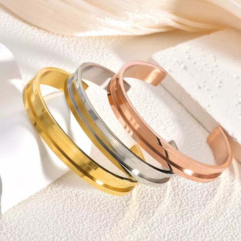 Men's Cuff Bracelet - 18k Gold Plated