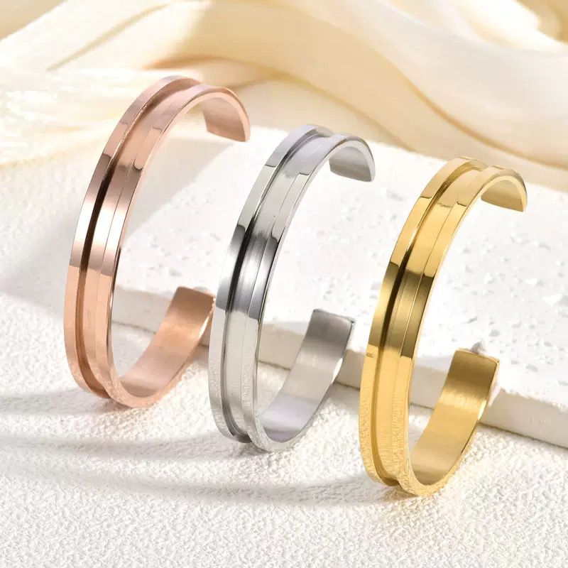 Men's Cuff Bracelet - 18k Gold Plated