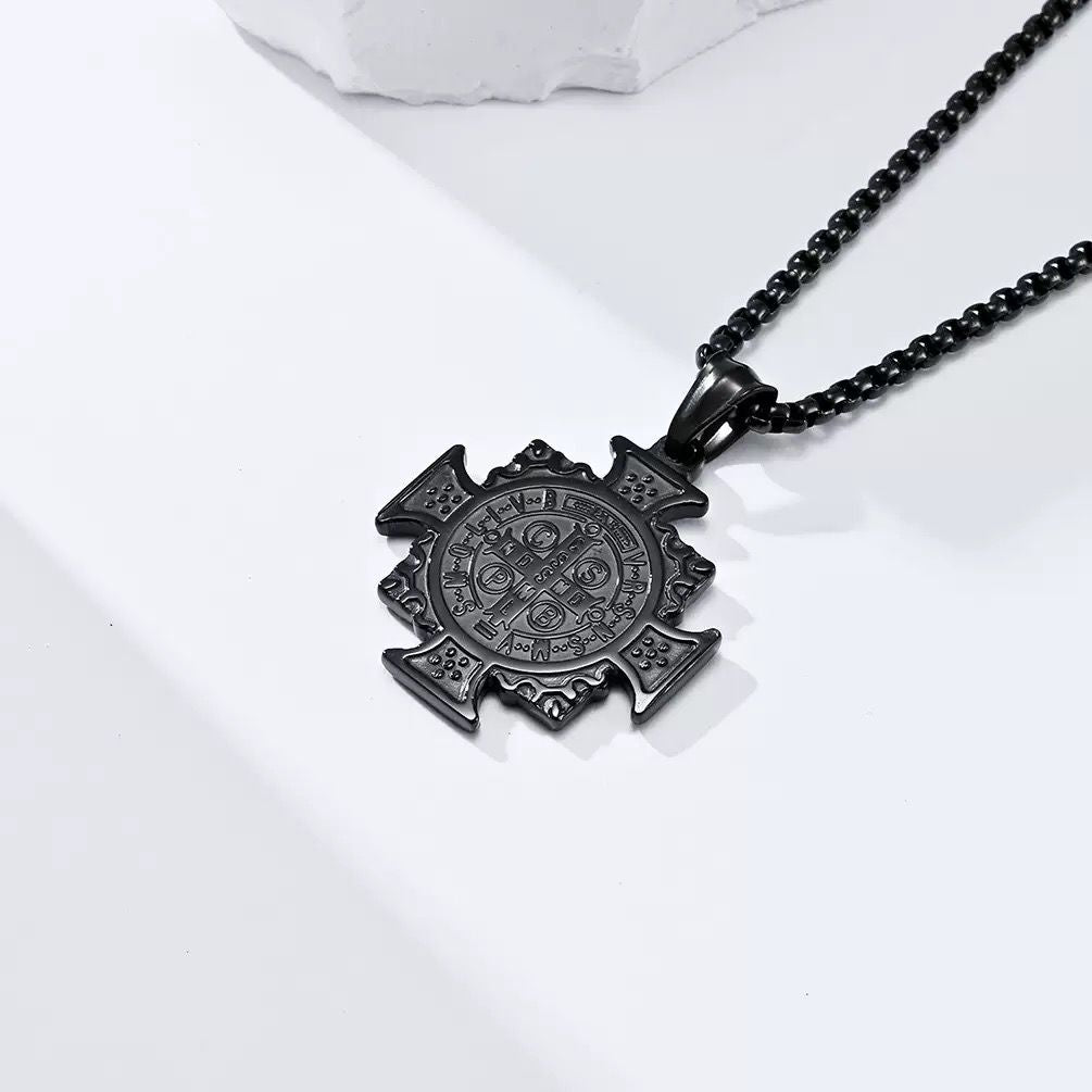 Men's Pendant & Chain - 18K Gold Plated