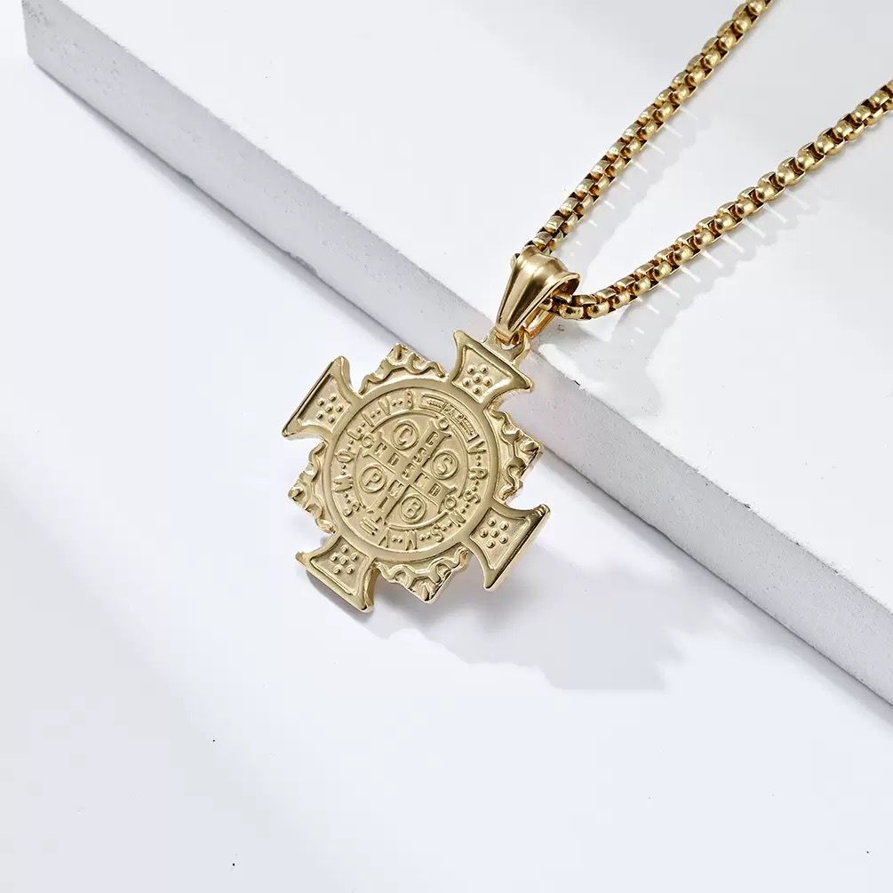 Men's Pendant & Chain - 18K Gold Plated
