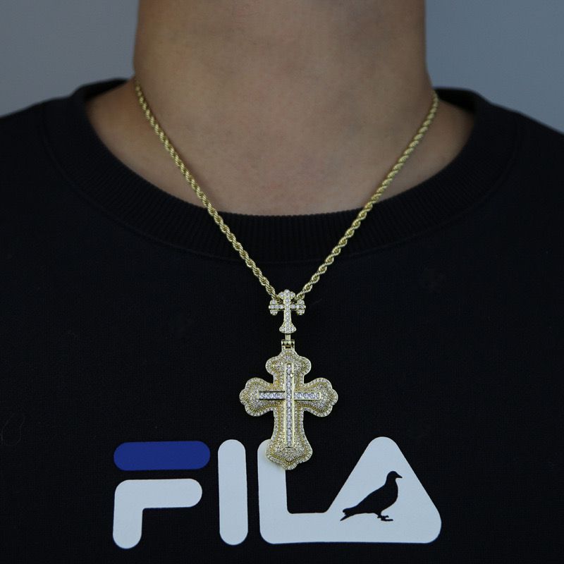 Zirconia Diamond Luxe Cross (Pendant + Chain)
