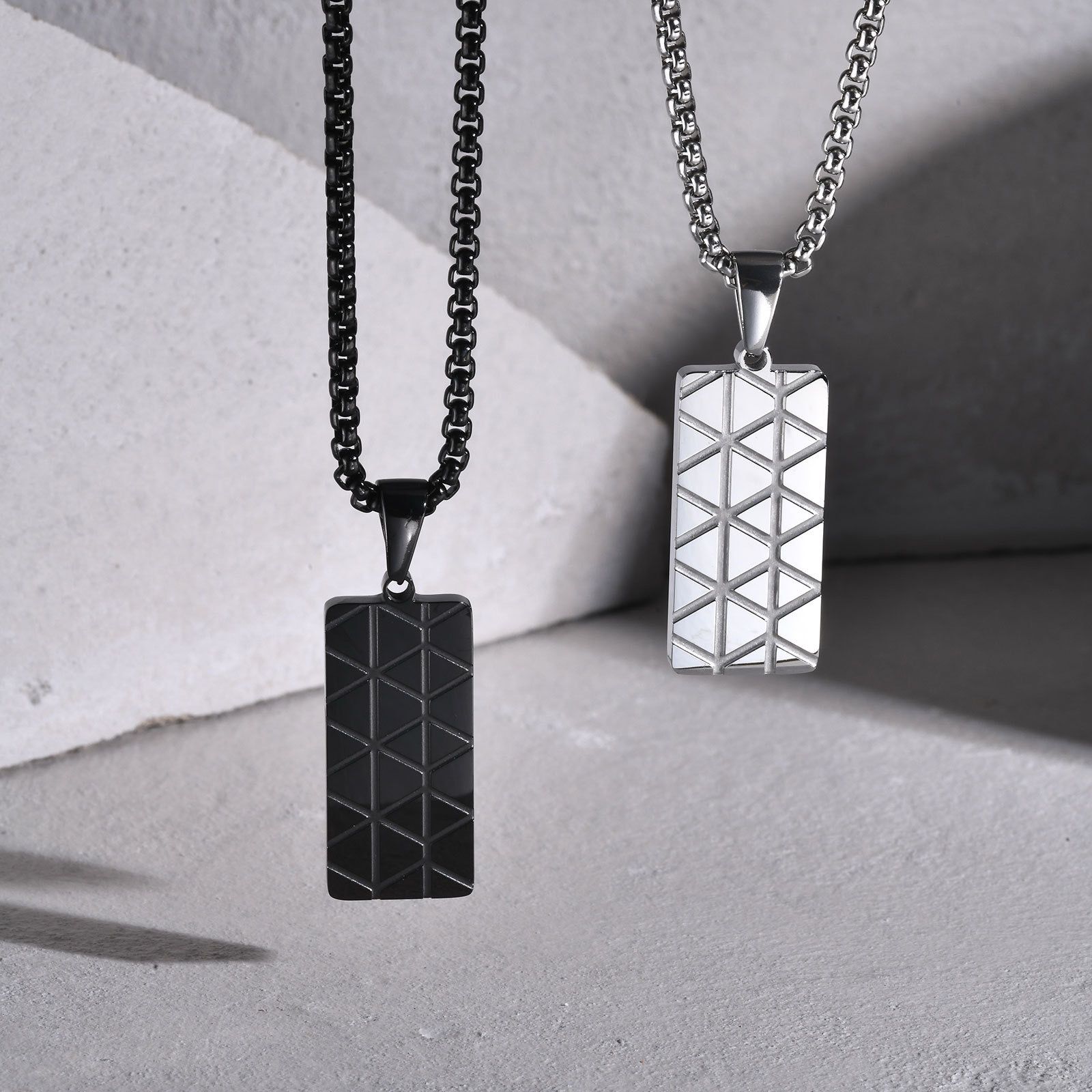 Bold Metal (Pendant + Chain)