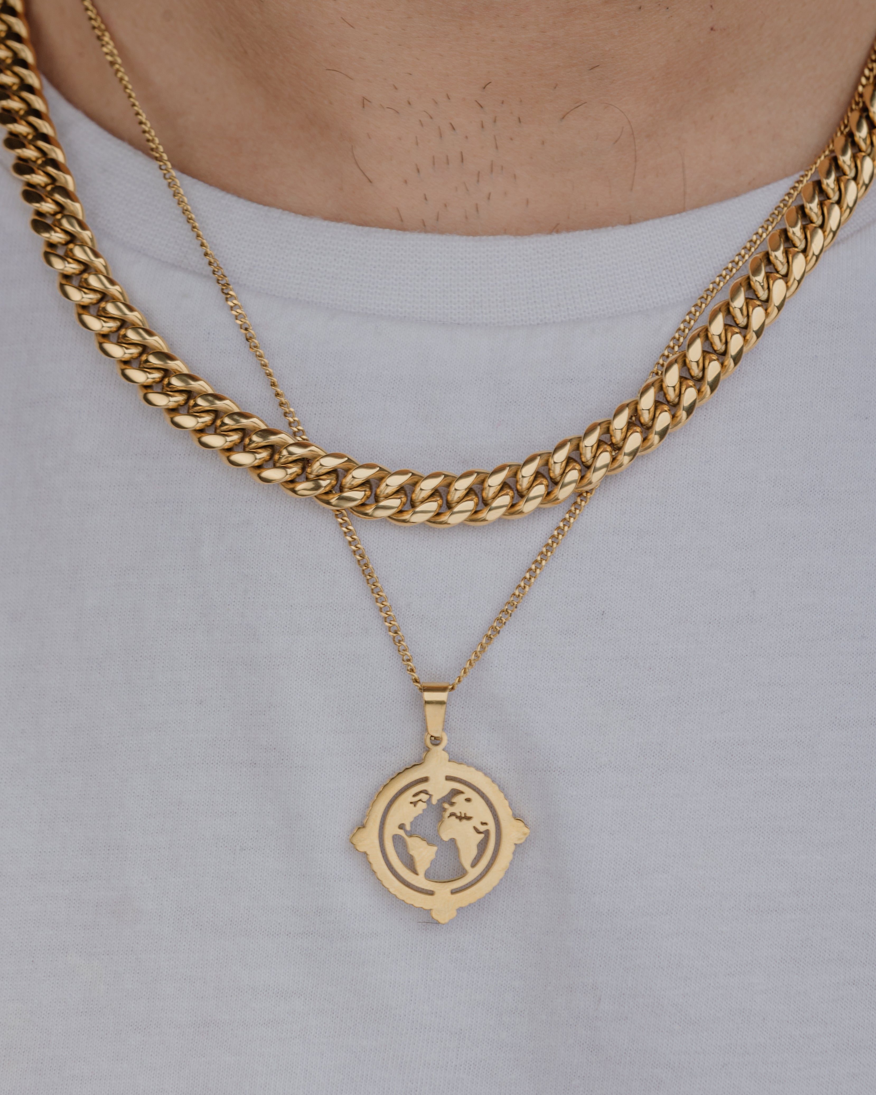 GLOBE (GOLD) Pendant+ Chain